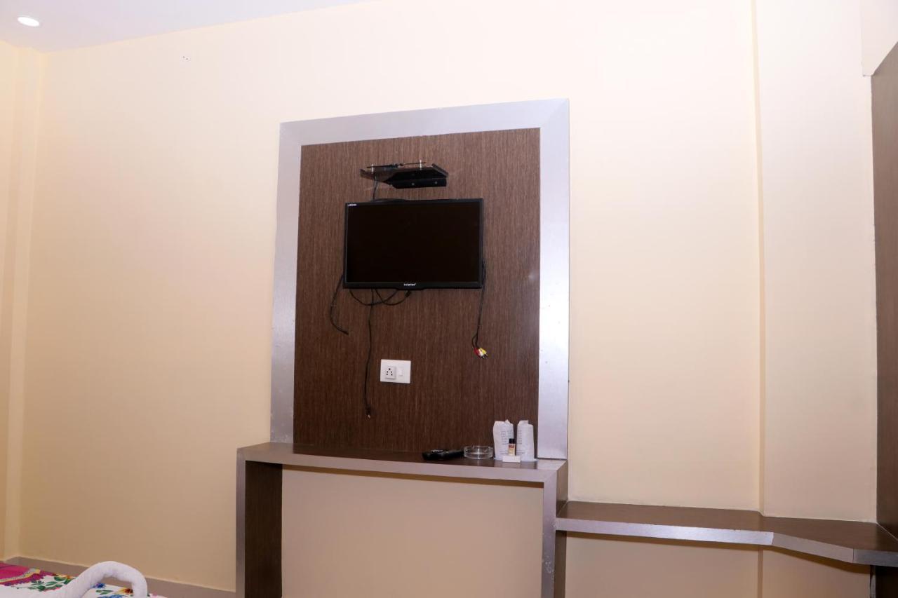 Gadadhar Hotel 3*