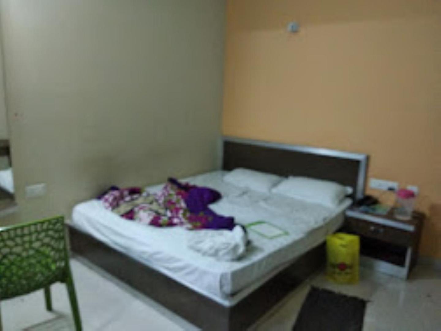 Gadadhar 3* Puri